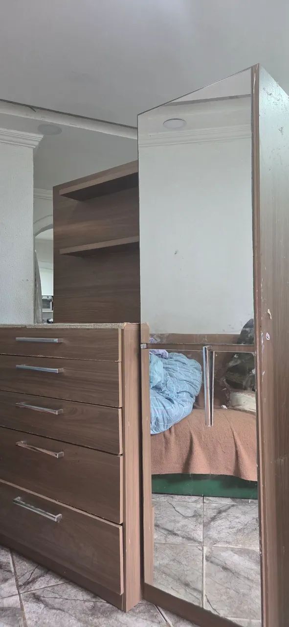 Cômoda com espelho e sapateiro 