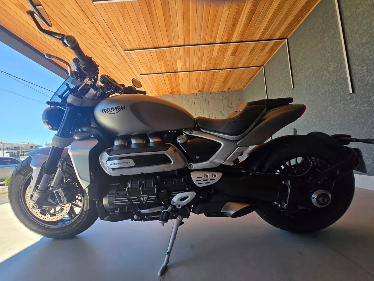 Triumph Rocket 3 - Foto 2