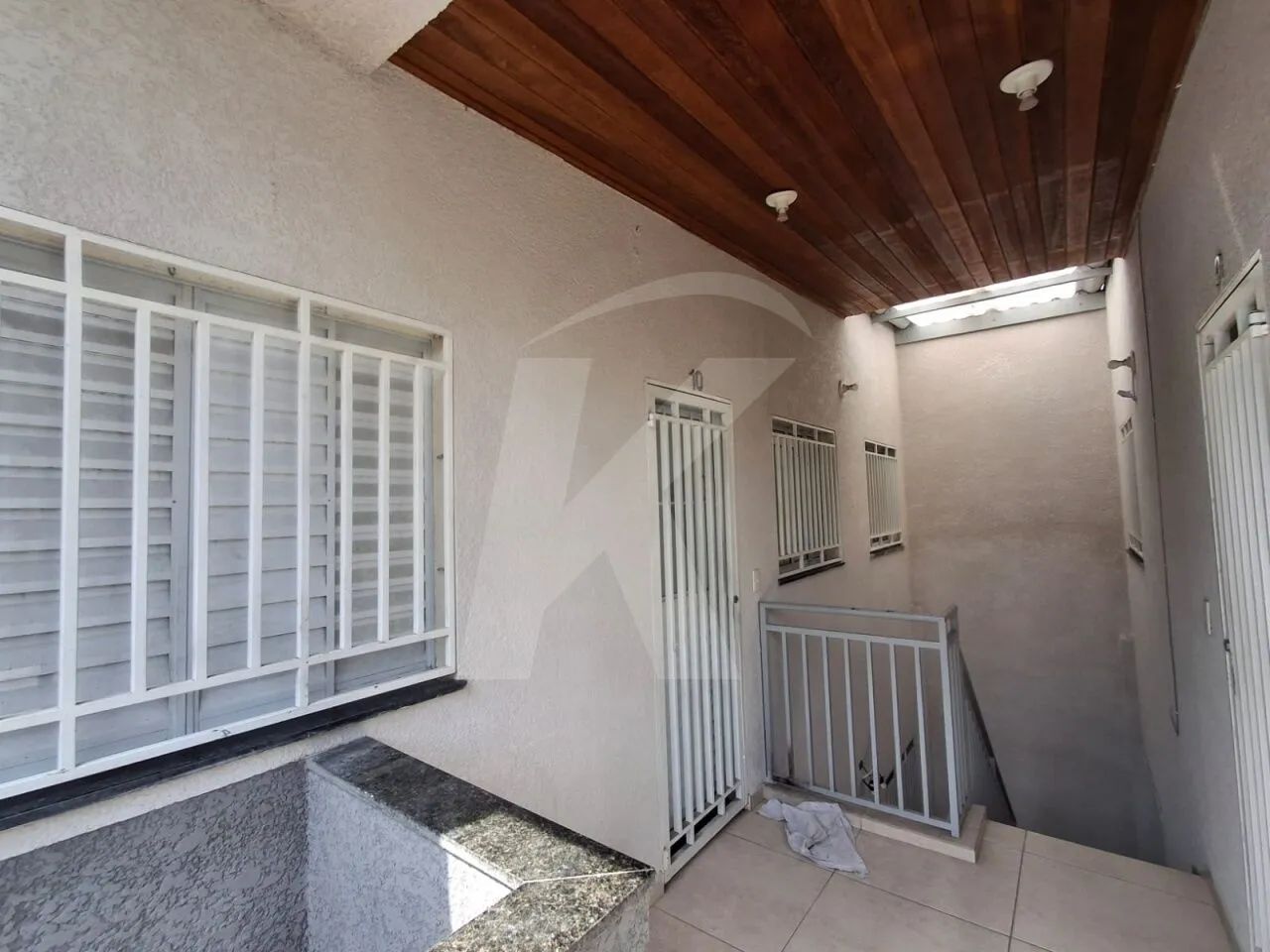 Apartamento com quarto, sala, cozinha, banheiro e área de serviço. - Foto 17