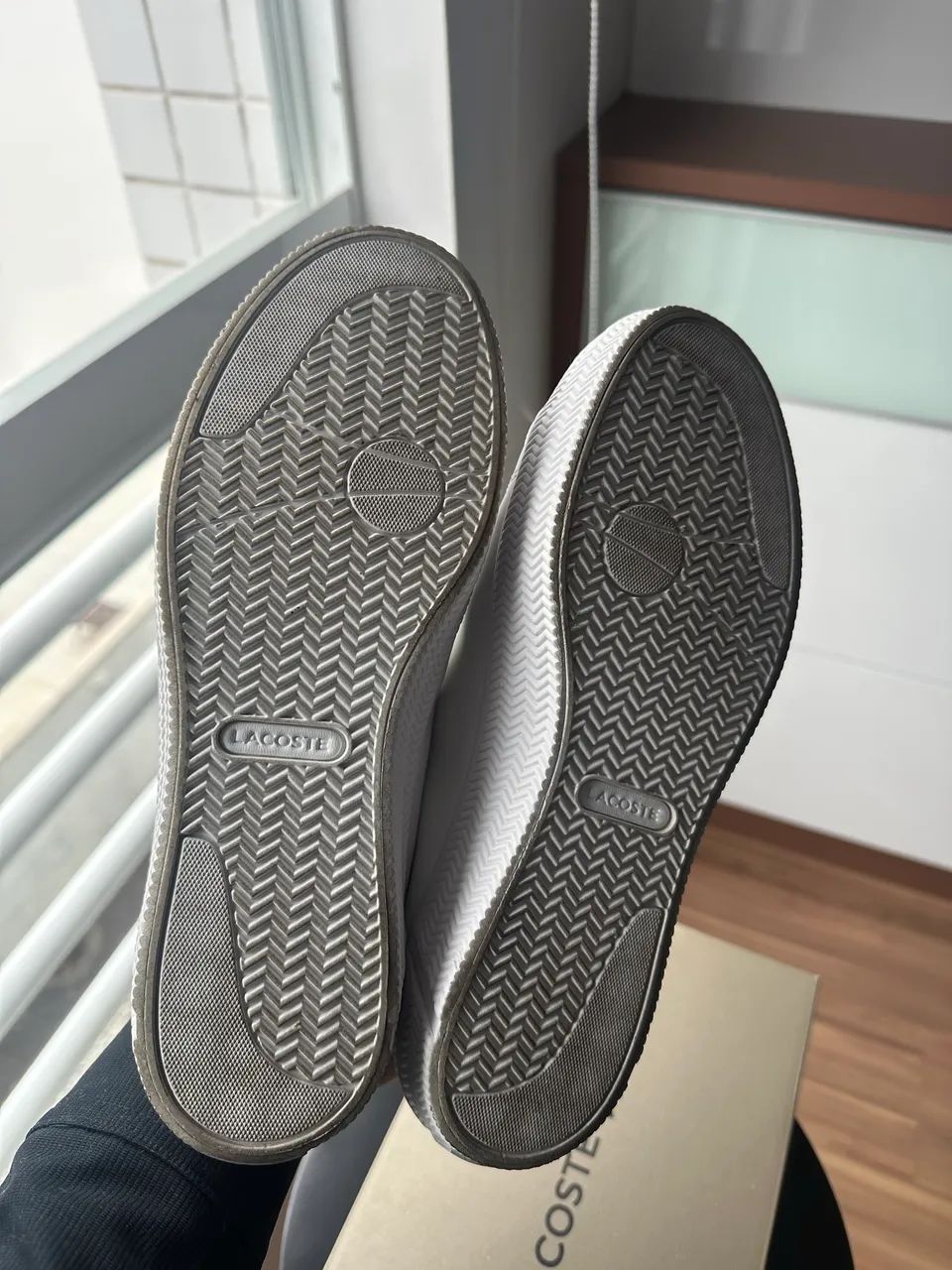 Tênis Lacoste branco  - Foto 4