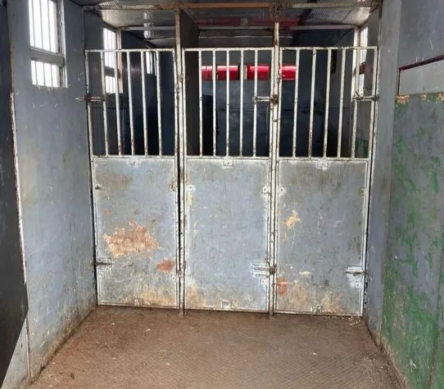 Mb Accelo 815 4x2 - 2012 baú  - Foto 7