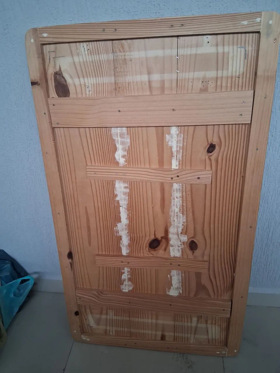 Mesa de madeira maciça 1,20 X 0,70 ( NOVA ) - Foto 5