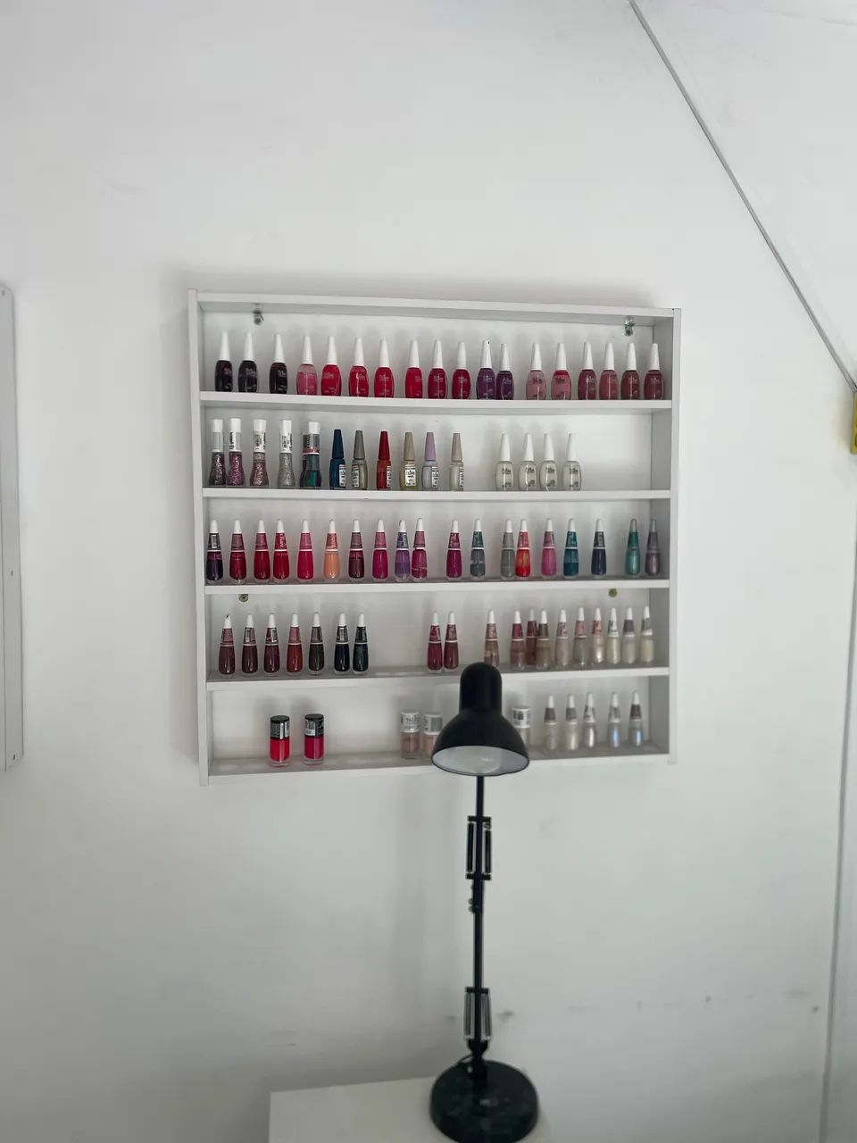 Kit para Manicure - Mesa + Poltrona + Carrinho + Esmalteiro - Foto 4