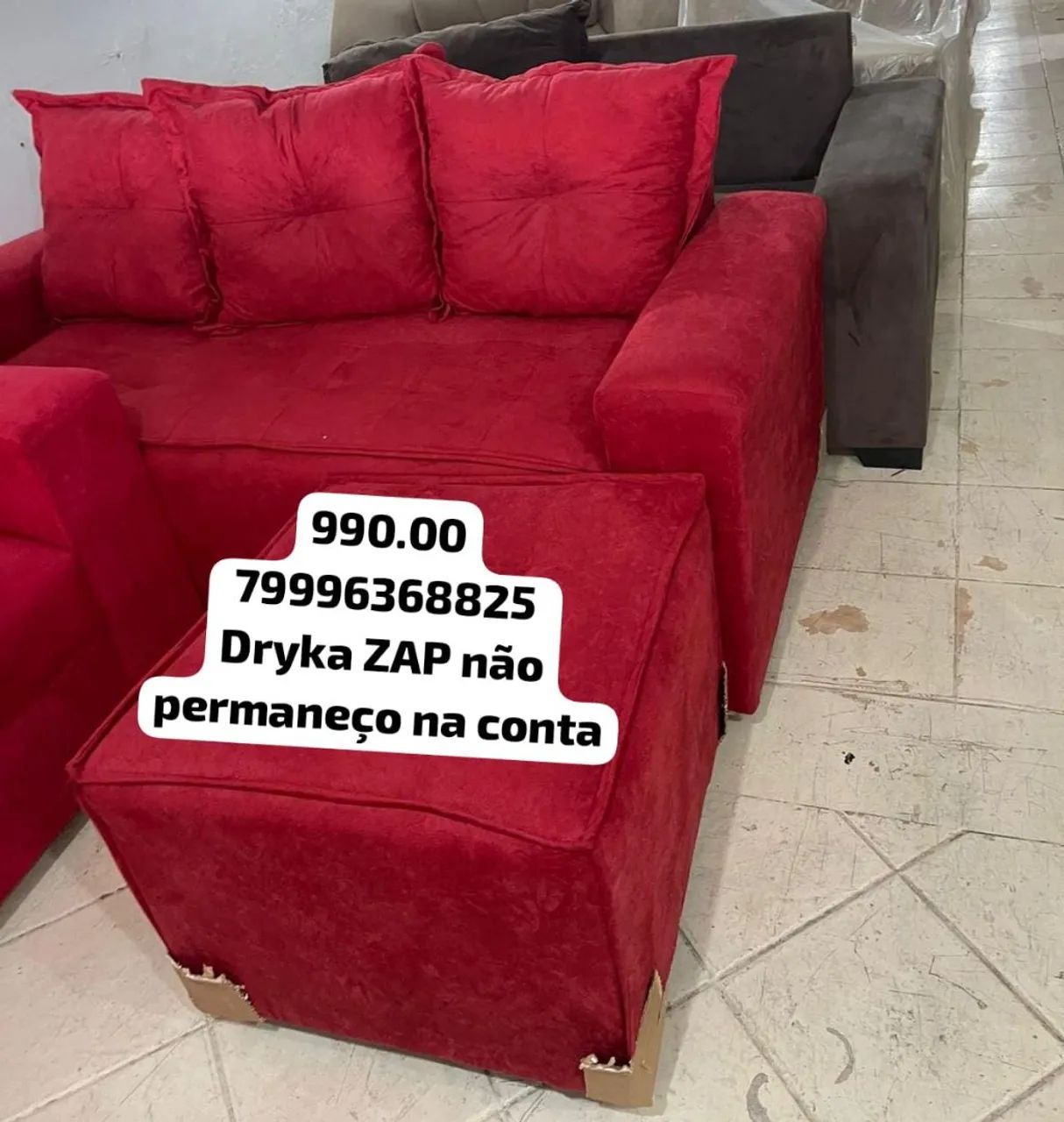 Sofá três lugares 