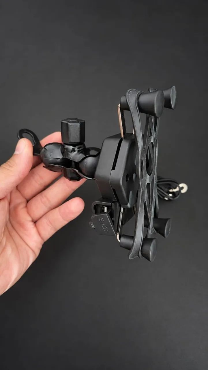 Suporte de celular para moto com carregador  - Foto 3
