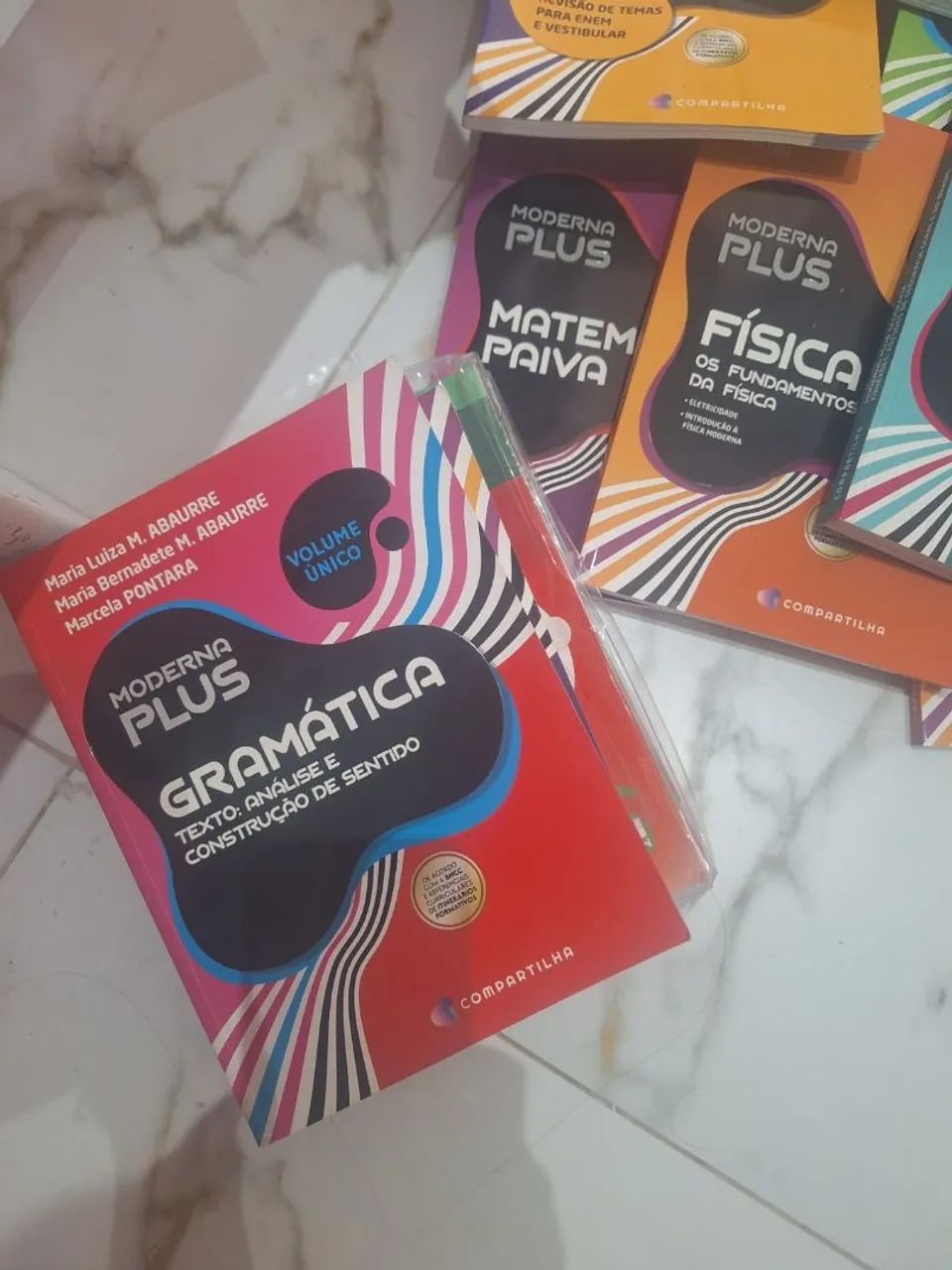 Livros Ensino médio  - Foto 2