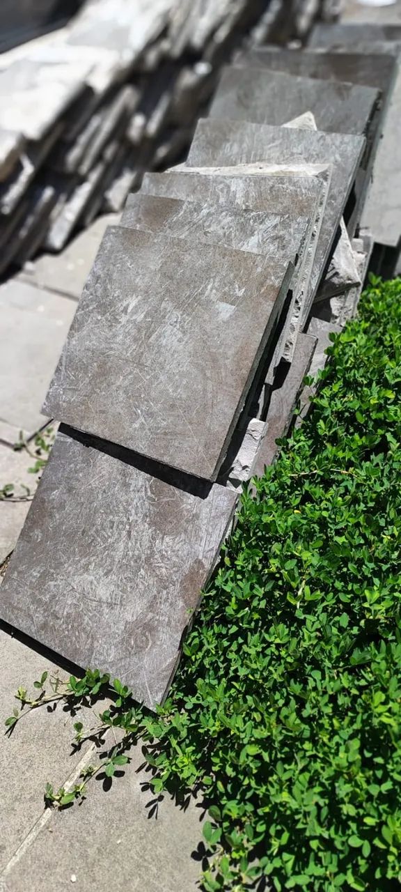 Pedra de Basalto Polido 46x46