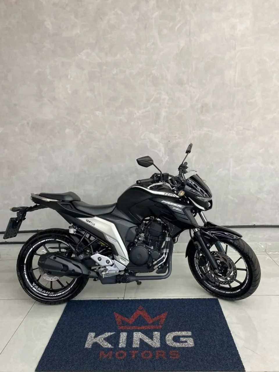 FZ25