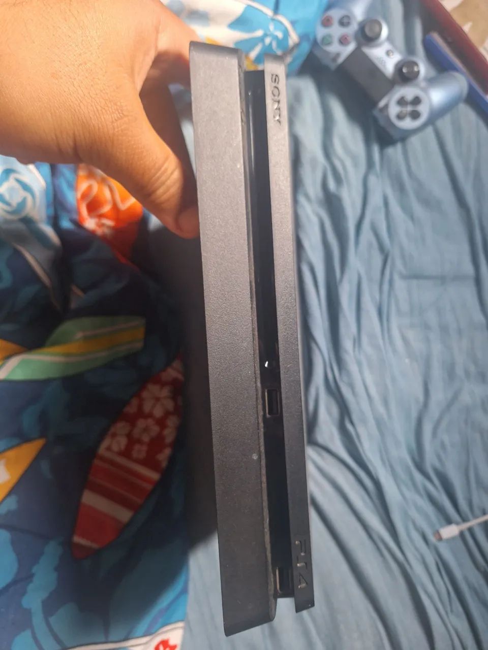 PS4 Slim 1TB - Foto 4