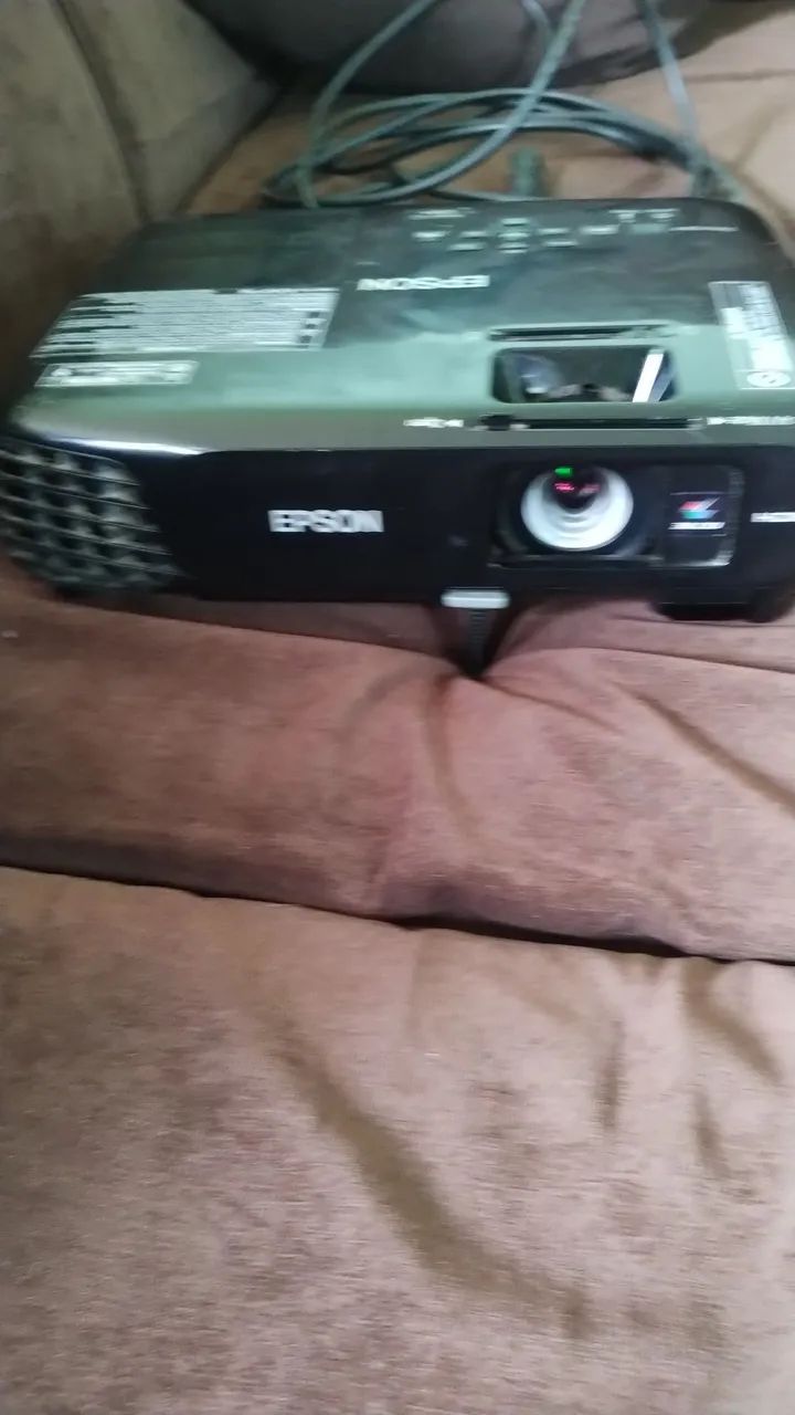 Vendo projetor Epson s18+ - Foto 4