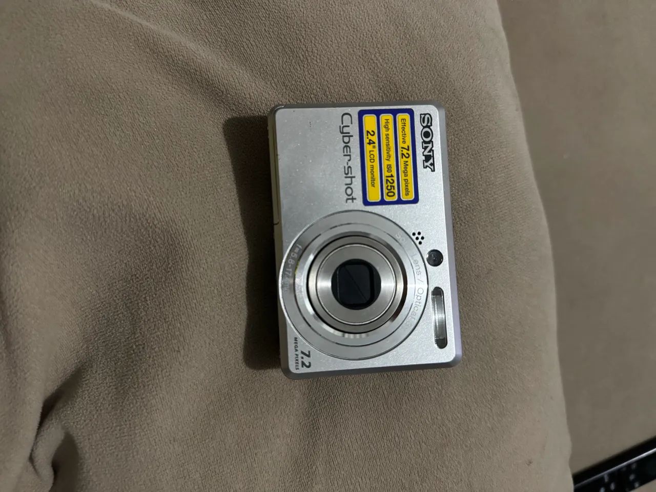 Câmera DSC-S730