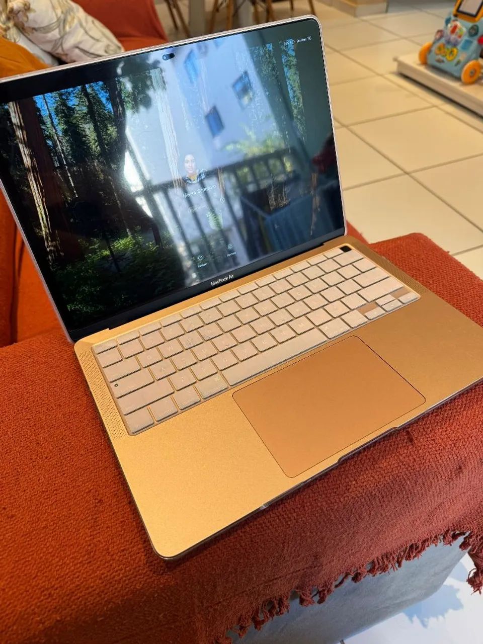 MacBook Air - Apple