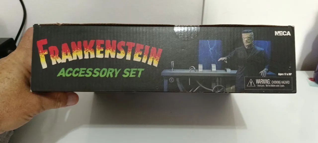 Neca Frankstein accessory set LACRADO NUNCA ABERTO - Foto 3