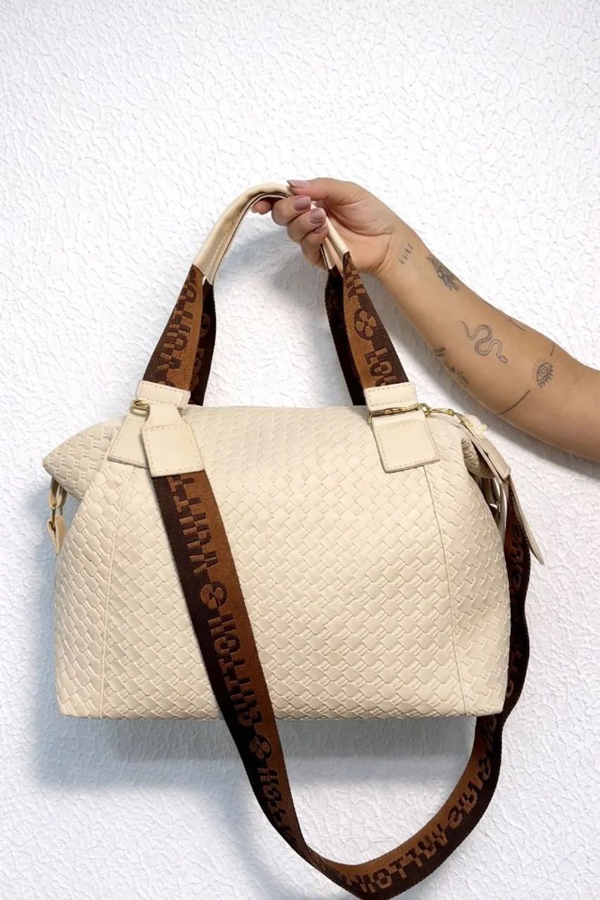 Mala de Dior Mão Com Textura Matelassê e Alças de Ombro Estampadas - Foto 4