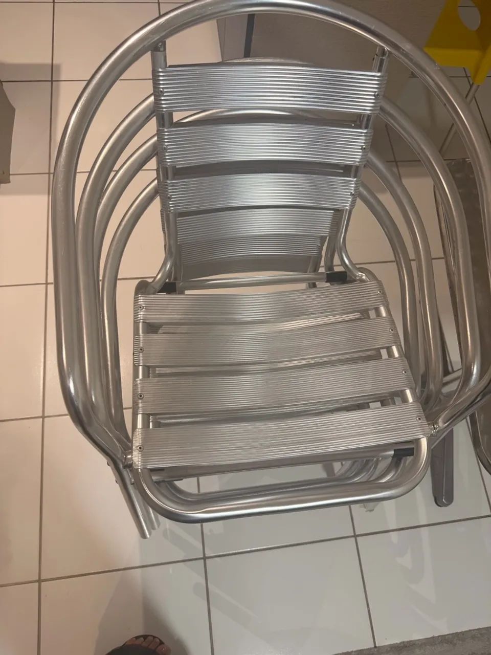 Vende-se conjunto de mesa com 4 cadeiras  - Foto 5