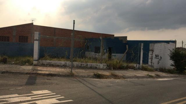 Vende-se Lote (Terreno) com construção no Residencial Santa Joana em Sumaré/SP