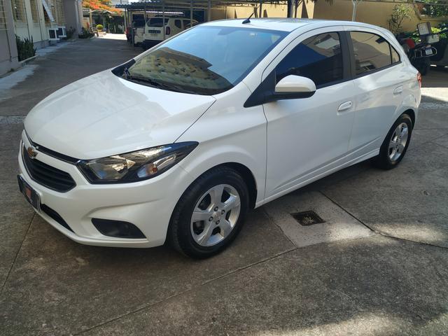 Onix LT 1.4 automático