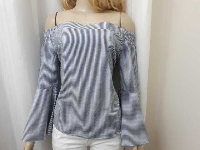 Blusa listrada ombro a ombro - Foto 2