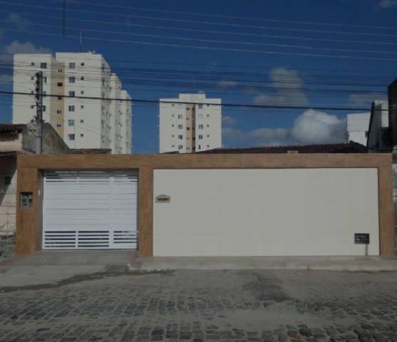 Vendo casa em Alagoinhas! Entrada de 10mil e restante parcelado