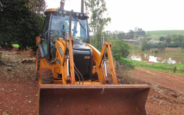 Retroescavadeira Case 580n Ano 2014 - Foto 3