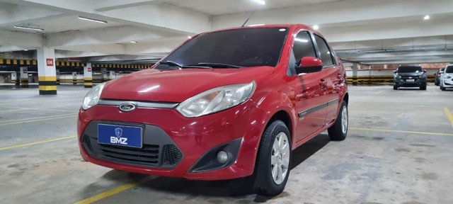 FIESTA SEDAN 2013