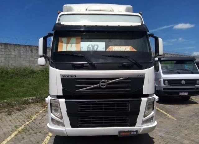 CAMINHÃO VOLVO FM 370 6X2