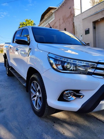 TOYOTA HILUX SRX NOVÍSSIMA