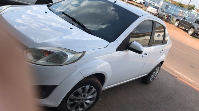 FIESTA SEDAN