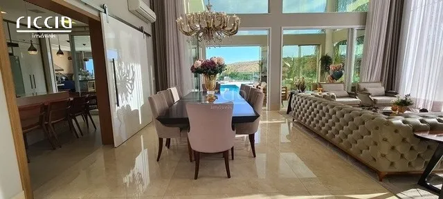 Mansão Encantadora no Urbanova SJC/SP, mais de 870 m² útil, 5 SUÍTES com 8 Vagas, Piscina,