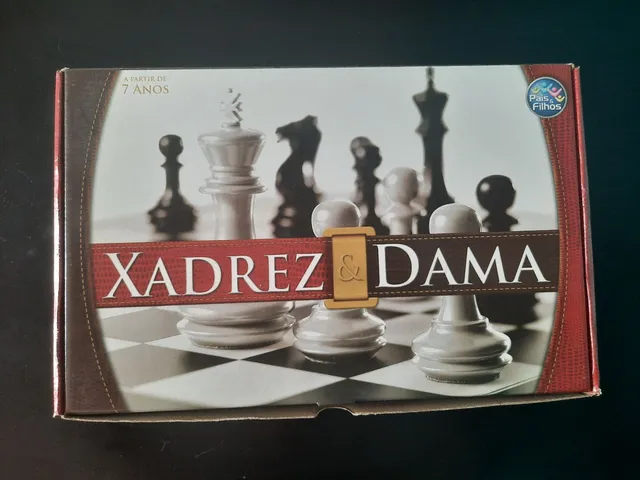 Jogo De Xadrez Dama 2 em 1 Tabuleiro Em Madeira Peças Plásticas