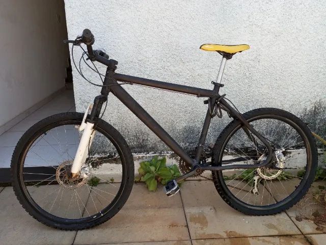 Bicicleta GT M1 aro 26 freio a disco
