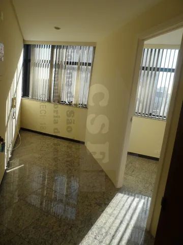 Salas comerciais total com 78 m²