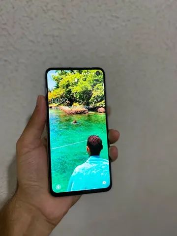 Samsung S10E
