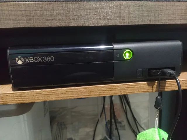 Xbox 360 Slim Unboxing 