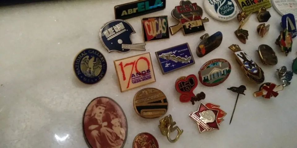 Broches antigos coleção.28 peças raras diversas - Foto 3