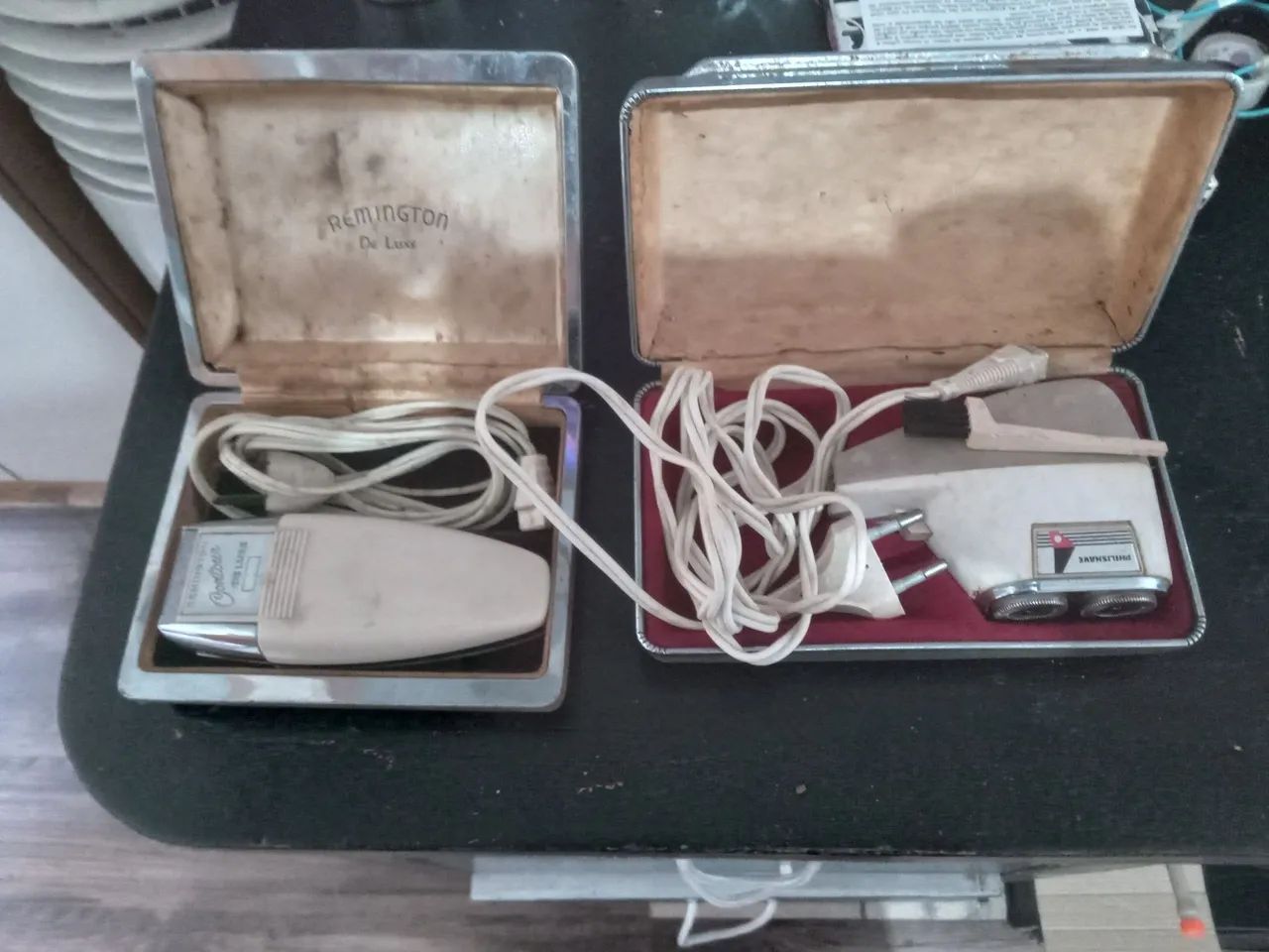 2 Antigos aparelhos de barbear, Remington e  Philishave , LEIA O ANÚNCIO