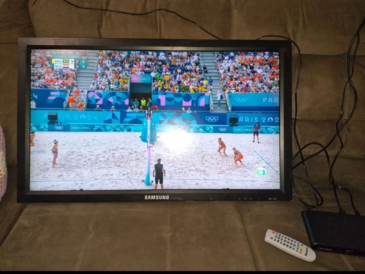 Vendo Monitor/ TV 40 polegadas com conversor para TV