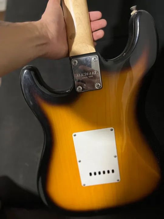 Pedaleira BOSS - ME 25 + guitarra (opcional)  - Foto 6