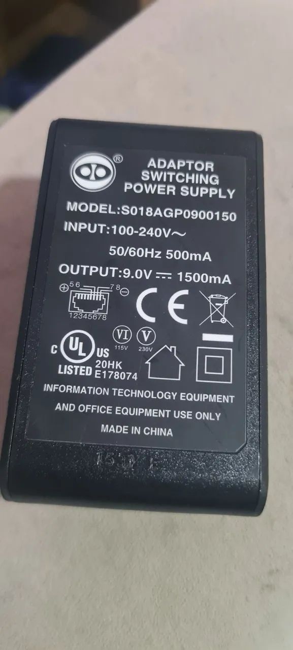 Adaptor switching power supply 9v 1.5A