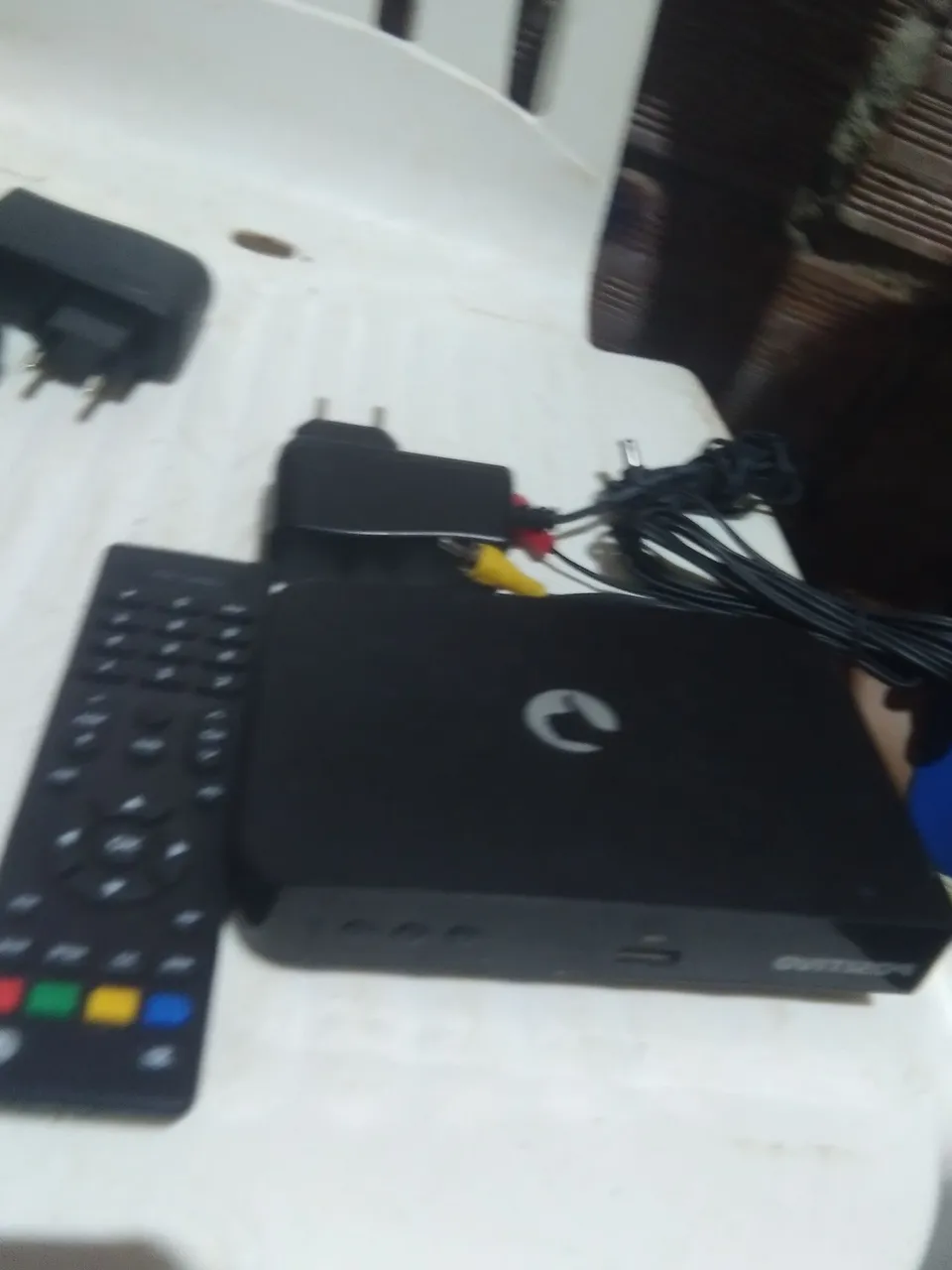 Receptor de TV com Controle Remoto
