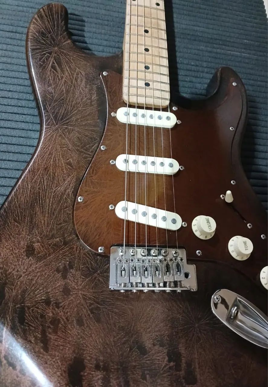 Guitarra Strato Behringer. Muito nova! - Foto 2