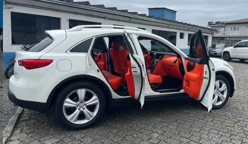 5 carros de luxo com preço de carro popular para você pagar de milionário