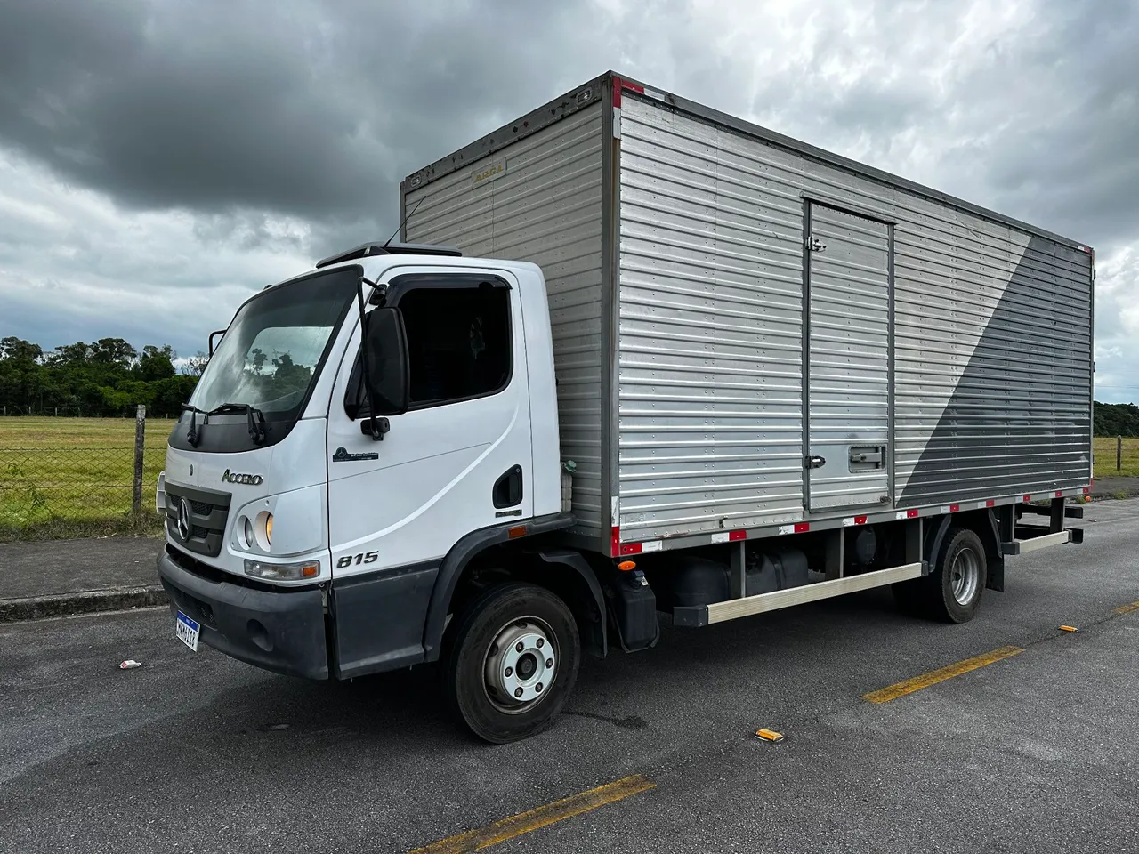 Mercedes Benz Accelo 815c