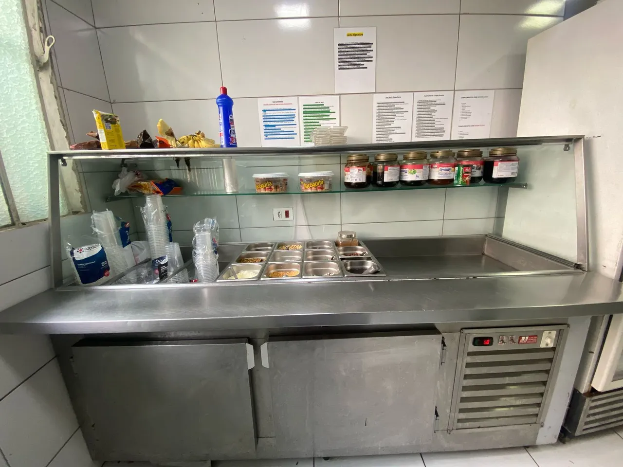 Balcão refrigerado para lanchonete ou restaurante