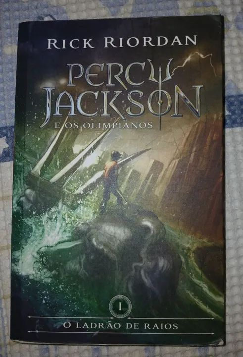 Livro Percy Jackson 1 O Ladrão de Raios