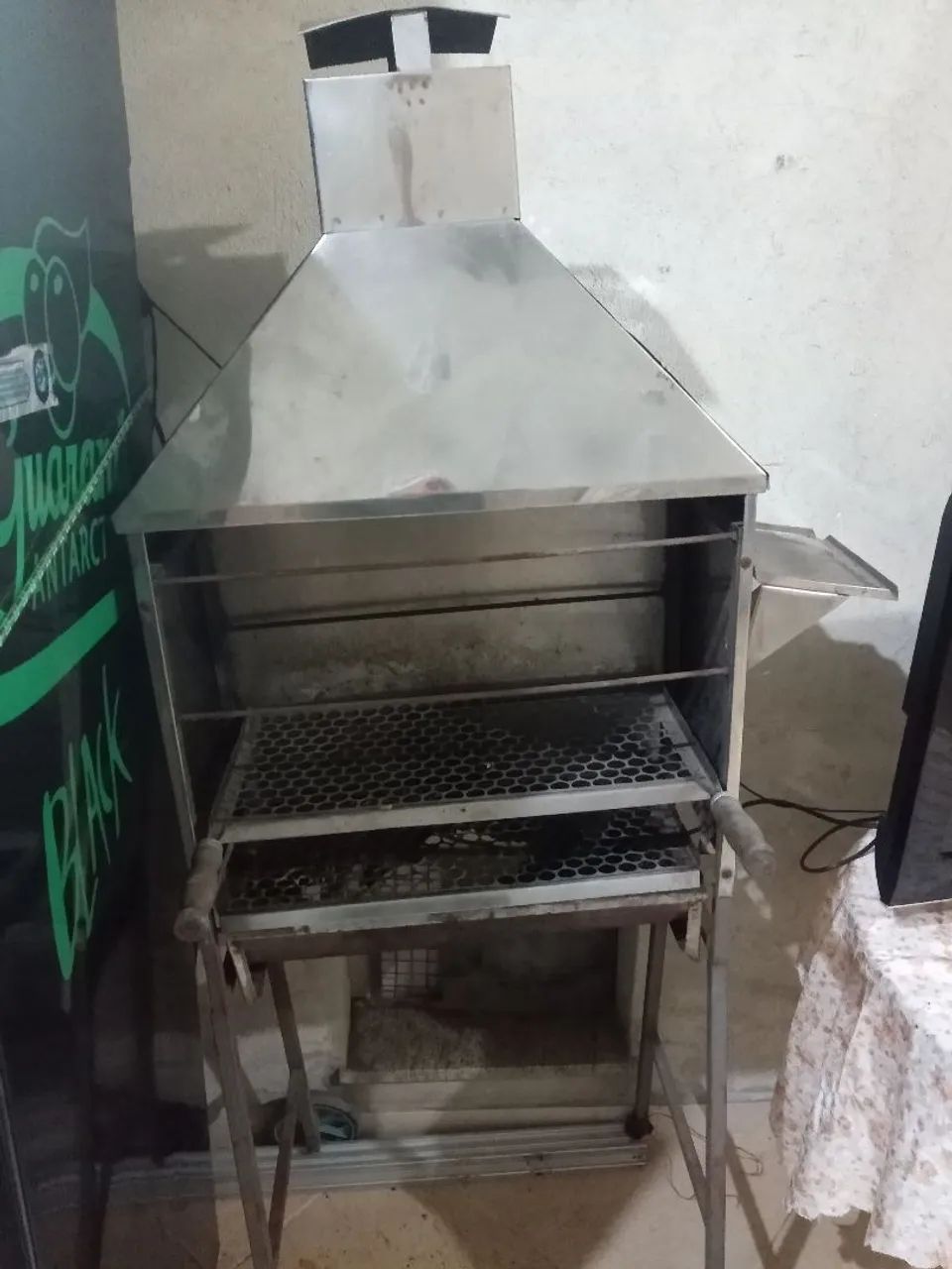 Carrinho de churrasqueira 