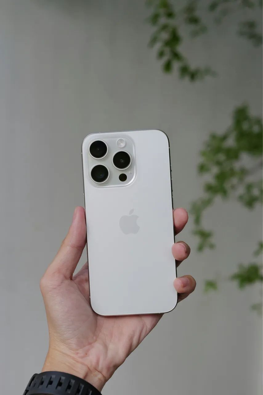 iPhone 15 Pro Max 256GB Branco - Celulares e Smartphones