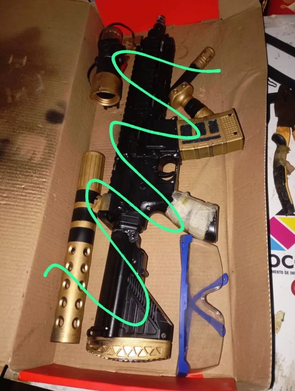 Kit de Brinquedo de Guerra
