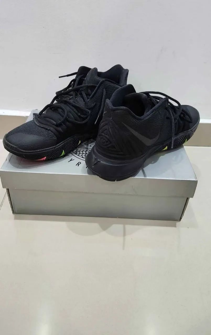 Tênis Nike Kyrie 5 Black Rainbow Tam 42