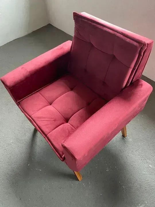 Poltrona decorativa bordô veludo